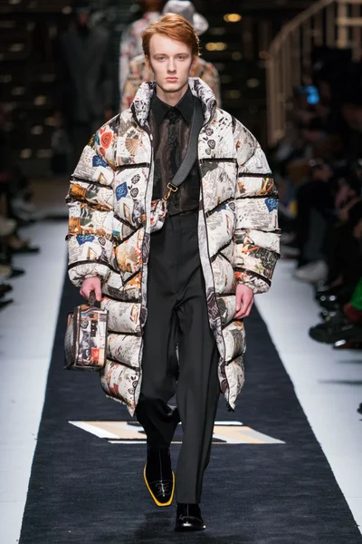 Look 28